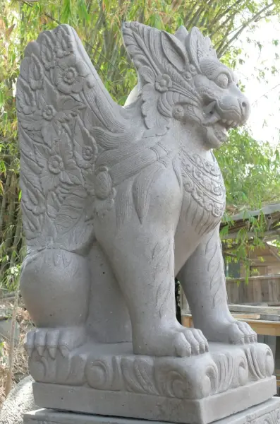 Product image 7 of the product “Set of Singa Ambaraja, consist out of the sculpture and base. Total height is 223cm ”